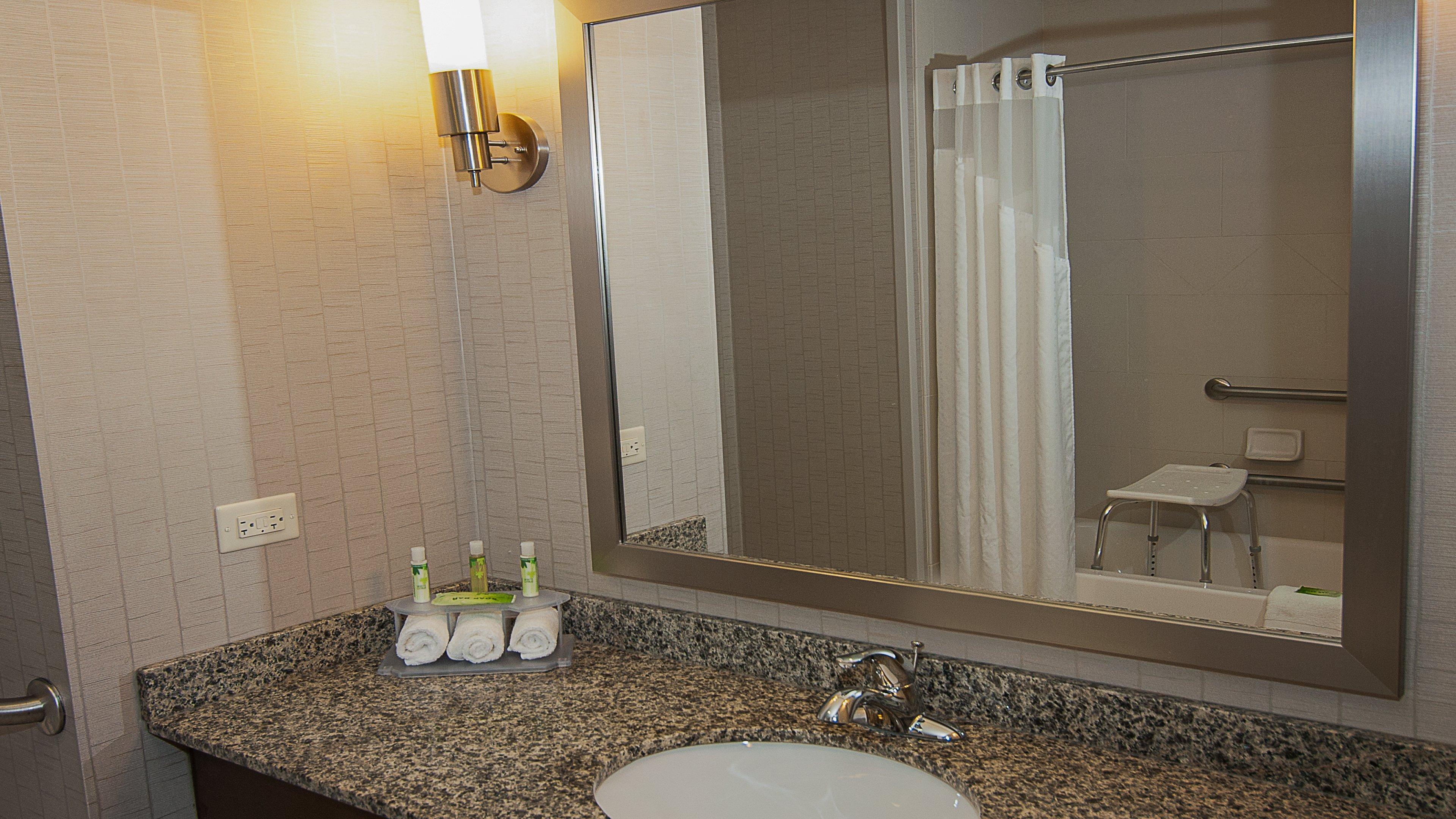 Holiday Inn Express Hotel & Suites Wichita Northeast By Ihg Dış mekan fotoğraf